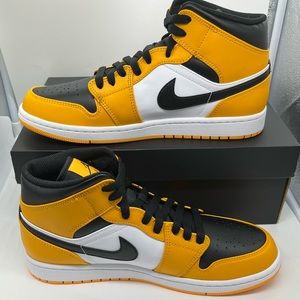 Brand new air Jordan 1 mid taxi